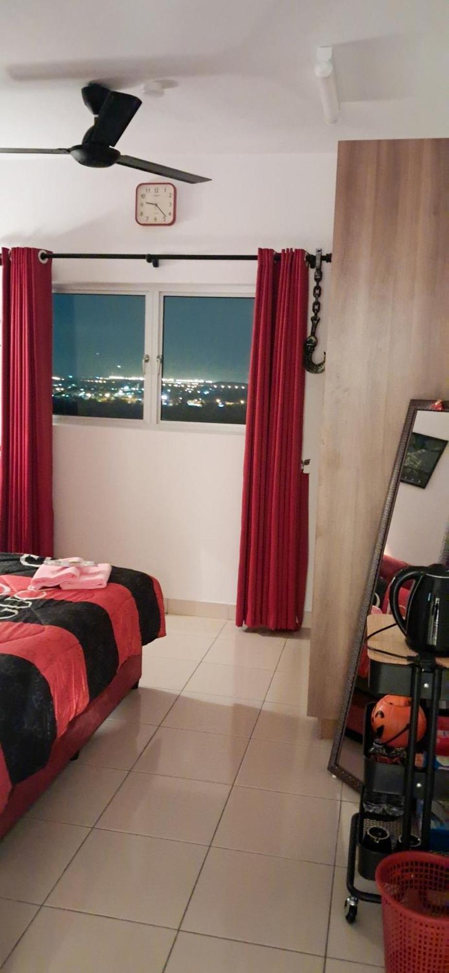 The Red Room Alanis Residence Sepang Exteriör bild