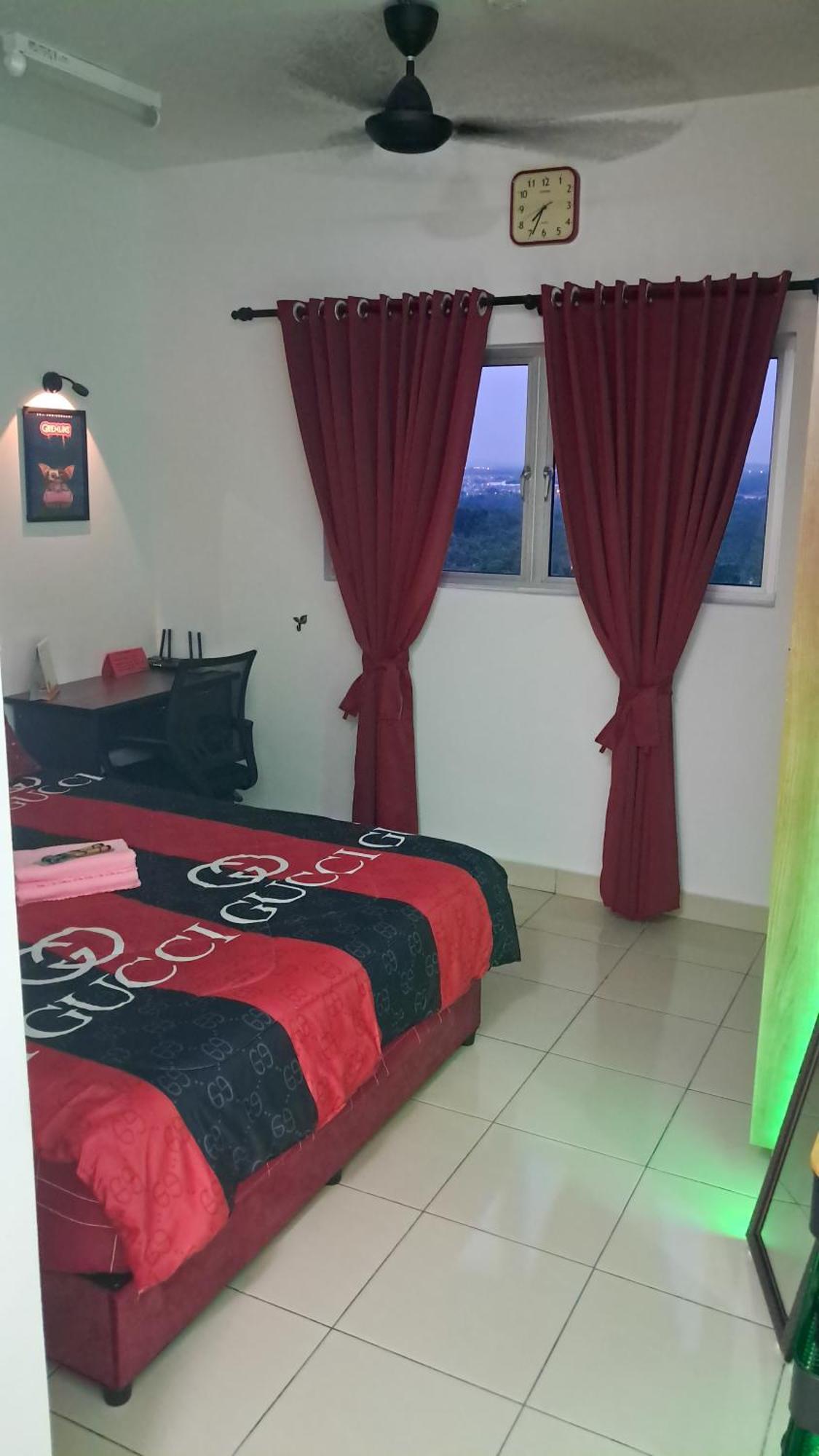 The Red Room Alanis Residence Sepang Exteriör bild